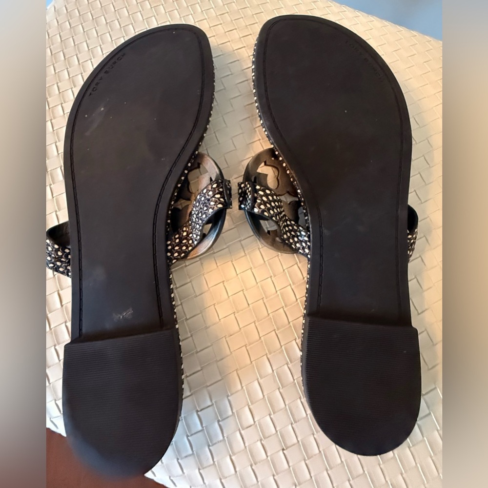 Tory Burch Black and Gold Logo Thong Sandals - Picture 4 of 14